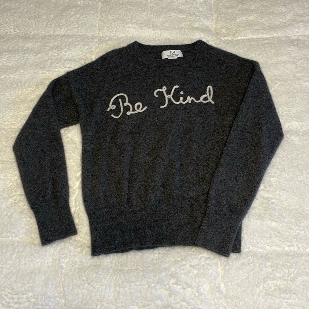 Beautiful barely used 100% Cashmere Magaschoni.